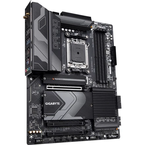 GIGABYTE X670 GAMING X AX: Оперативная память 4xDDR5 6400 МГц, до 128 ГБ