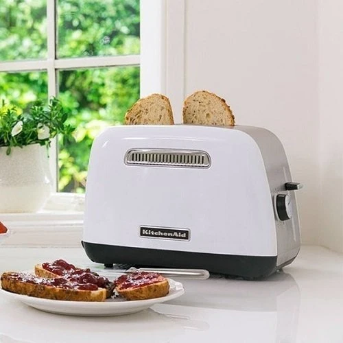 Тостер KitchenAid Classic 5KMT2115EWH: Съемный поддон для сбора крошек есть