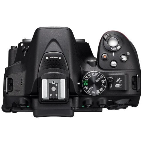 Nikon D5300 Kit (18-55mm) Non-VR Официальная гарантия: Размер матрицы, мм 23.6x15.6