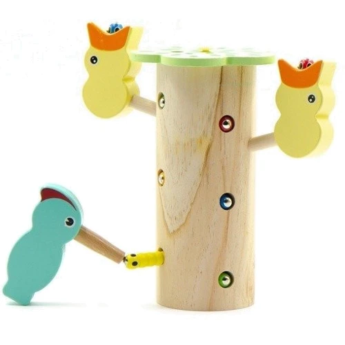Деревянная магнитная игра WOODY Накорми птенца (MD 2917)