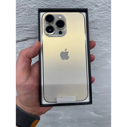 Apple iPhone 13 Pro 1TB Gold (MLVY3) (iPhone) (78468848) Approved: Причина уценки Витринный образец, небольшая царапина на экране