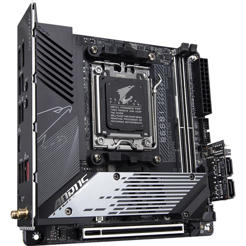 GIGABYTE B650I AORUS ULTRA: Разъемы на плате USB Type-C, USB 3.2 Gen 1, USB 2.0, SATA 3.0, M.2
