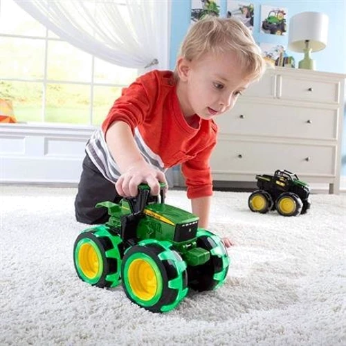 Іграшковий трактор John Deere Kids Monster Treads з великими колесами, що світяться (46434): Тип сельхозтехника