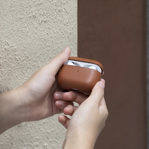 Чехол для наушников Native Union Leather Tan (APPRO-LTHR-BRN-AP) for Apple AirPods Pro фото 7
