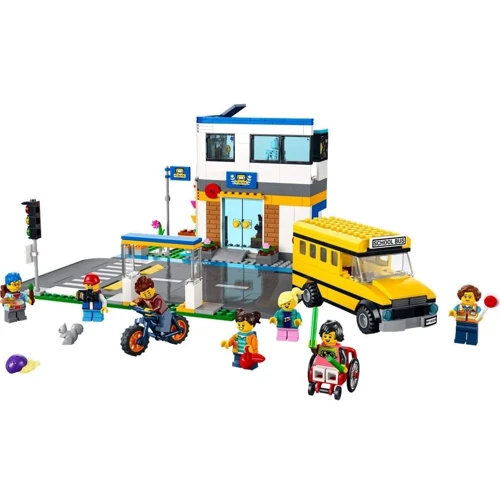 Конструктор LEGO City День в школе (60329) фото 4