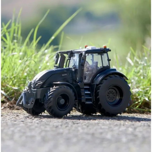 Трактор Britains Valtra Q305 1:32 (43309)