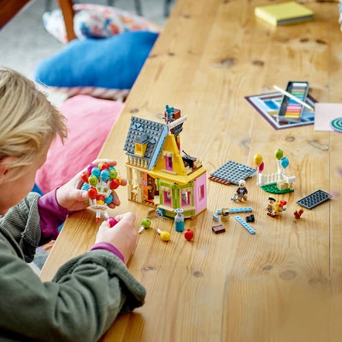 Конструктор LEGO Disney Pixar Будинок «Вперед та вгору» (43217): Рекомендований вік от 9 лет