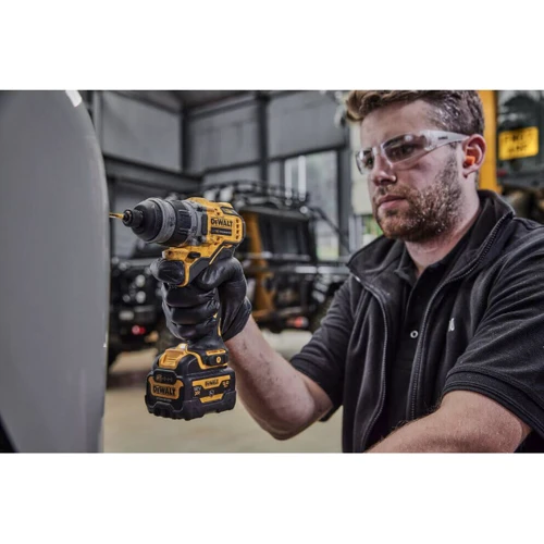 Шуруповерт DeWALT DCD703NT: Диаметр патрона 10 мм