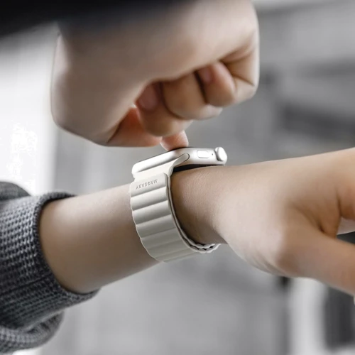 Аксесуар для Watch Switcheasy Skin Silicone Magnetic Watch Band Starlight (MAW801078SI22) для Apple Watch 38/40/41mm фото 7