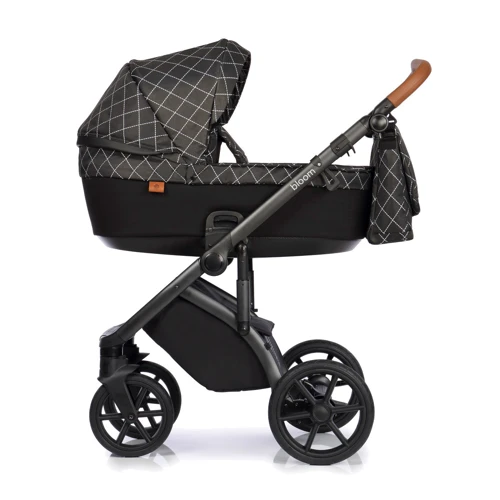 Универсальная коляска 2 в 1 Roan Bloom 9023-RB-24, Matrix, черный