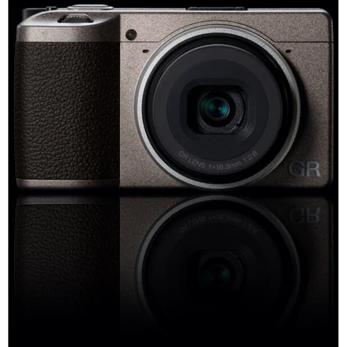 Ricoh GR III Diary Edition (01248): Розмір дисплея 3", сенсорный