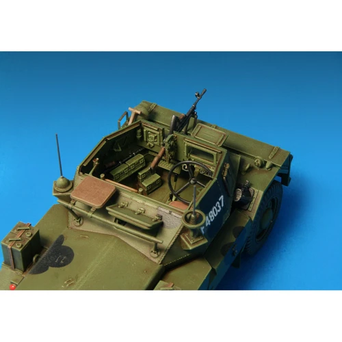 Сборная модель MiniArt Динго Mк.III британский разведывательный автомобиль с экипажем (MA35077): Масштаб 1:35