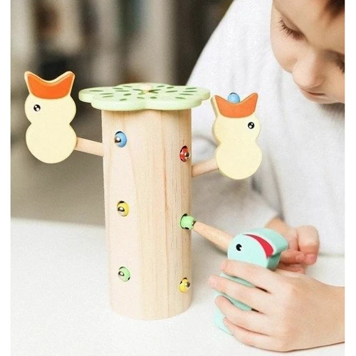 Деревянная магнитная игра WOODY Накорми птенца (MD 2917)