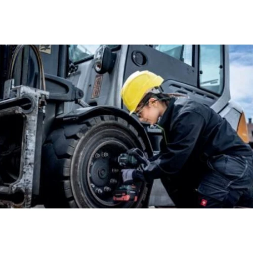 Гайковерт Metabo SSW 18 LTX 800 BL + MetaBox (602403840): Тип патрона квадрат 1/2"