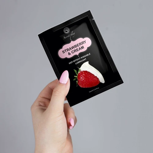 Массажный лубрикант с согревающим эффектом Secret Play Strawberry & Cream, 10 мл
