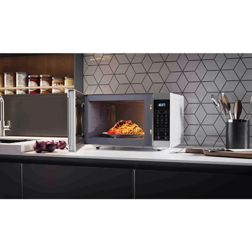 Микроволновая печь Sharp YC-MS51E-C: Мощность микроволн, Вт 900