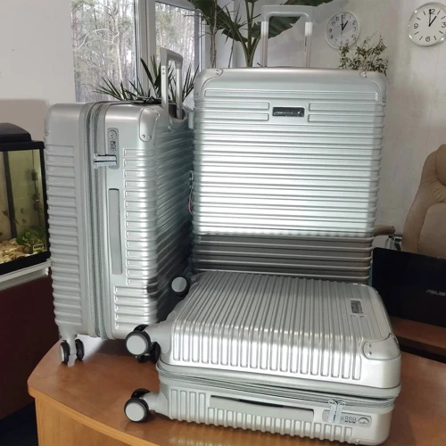 Чемодан Swissbrand Rome (M) Silver (SWB_LHROM002M): Страна производитель Китай