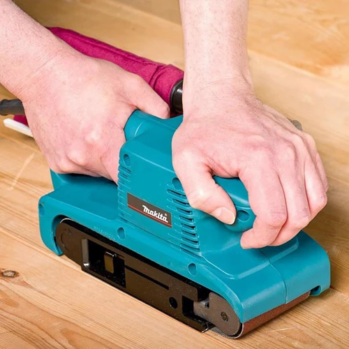 Шлифмашина ленточная Makita 9910: Потребляемая мощность 650 Вт