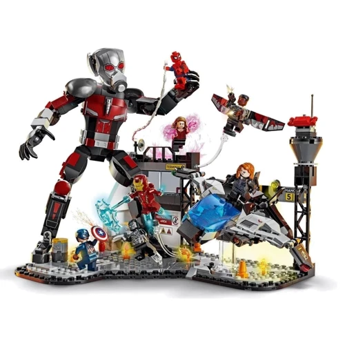 Конструктор LEGO Super Heroes Первый мститель: Противостояние Приключенческая битва 736 деталей (76314): Рекомендуемый возраст 10+