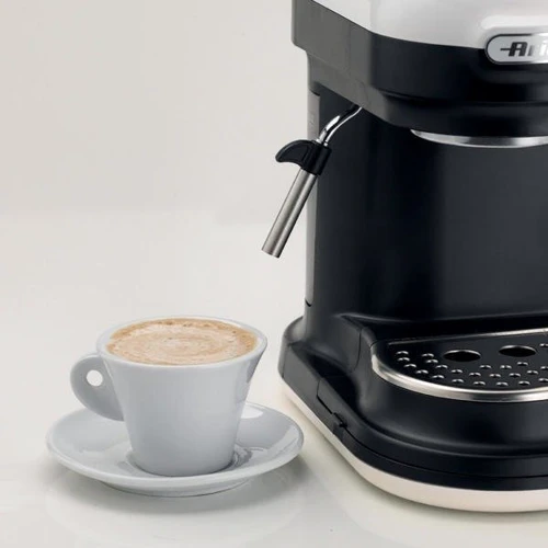 Кофеварка Ariete 1318 Black/White: Функции Подача горячей воды, Автоотключение, Приготовление одной чашки кофе, Одновременное приготовление двух чашек кофе, Выбор объема порции