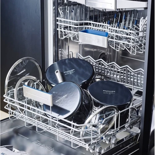 Ковш с крышкой KitchenAid Steel Core 18 см 2 л матовый черный (CC005998-001)