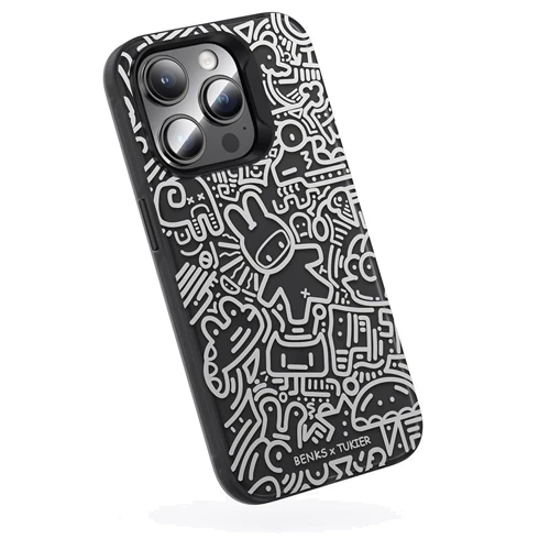 Чехол для iPhone Benks Black and White MagSafe for iPhone 15 Pro Max: Материалы поликарбонат и полиуретан