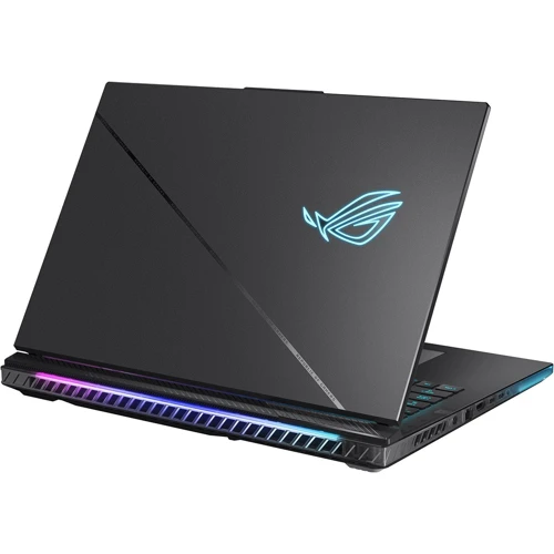 Ноутбук ASUS ROG Strix SCAR 18 G834JZR (G834JZR-XS96): Вес 3.1 кг