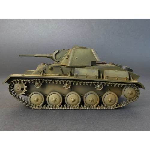 Збірна модель MiniArt Радянський легкий танк T-70M з екіпажем, спеціальна версія (MA35194)