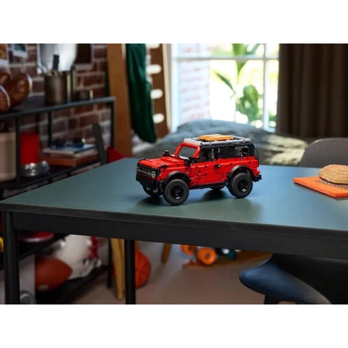 Конструктор LEGO Technic Позашляховик Ford Bronco (42213) фото 8