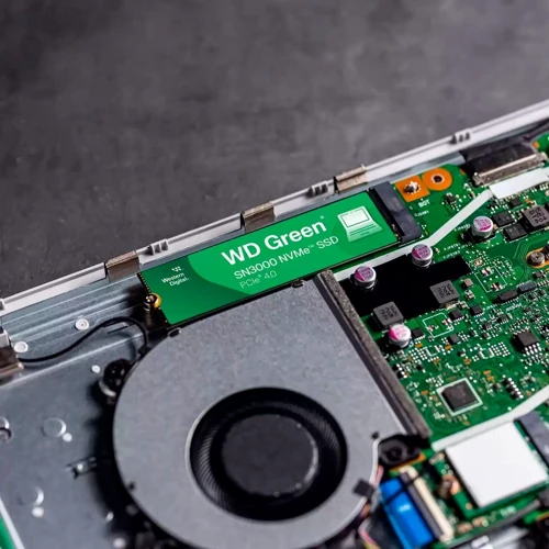 WD Green SN3000 2 TB (WDS200T4G0E) UA: Интерфейс подключения PCI-Express 3.0 (x4), M.2 (PCI-E)