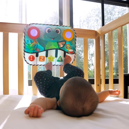 Игрушка музыкальная на кроватку Baby Einstein Neptune's Kick & Explore (074451129269)