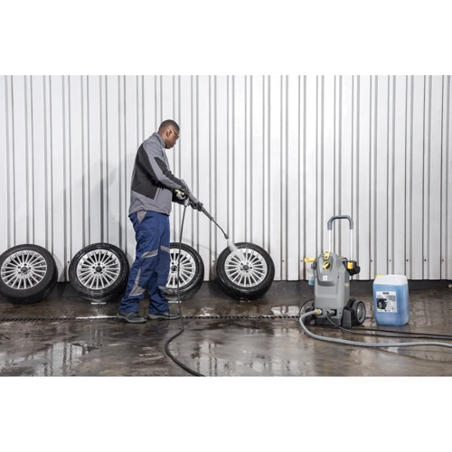 Минимойка высокого давления Karcher HD 6/15 M (1.150-930.0): Максимальное давление (бар) 150