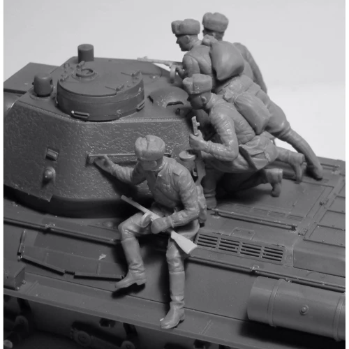 Танк T-34-76 с советским танковым десантом T-34-76 with Soviet tank riders (ICM35368) фото 7