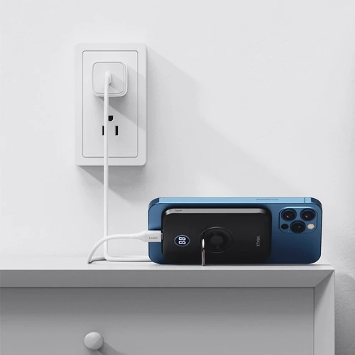 Внешний аккумулятор iWalk Power Bank 6000mAh PowerGrip Mag (DBL6000M): Встроенный кабель нет