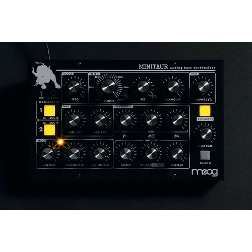 Аналоговий басовий синтезатор Moog Minitaur фото 1