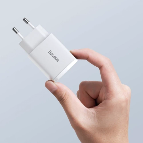 Зарядний пристрій Baseus Wall Charger USB+USB-C 20W White (CCXJ-B02): Кількість USB-портів 2