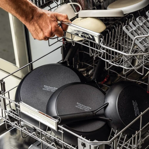 Сковорода KitchenAid CFA 28 см (CC003293-001): Антипригарне покриття Керамическое