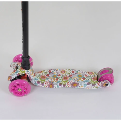 Самокат триколісний MAXI "Best Scooter" пластмасовий, трубка керма алюмінієва Pink / White / Black (74301): Максимальне допустиме навантаження, кг 60