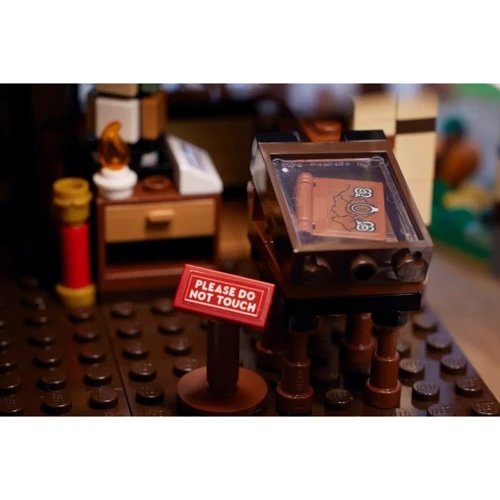Конструктор Lego Disney Hocus Pocus The Sanderson Sisters Cottage Фокус-покус Діснея: Котедж сестер Сандерсон (21341) фото 20