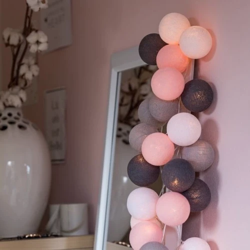 Гирлянда Cotton ball lights на 35 шаров 5,5м, Pink-Grey: Применение Для дома
