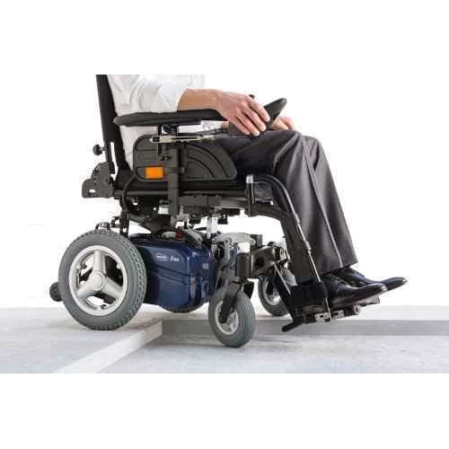 Інвалідний візок Invacare Fox з електроприводом фото 2
