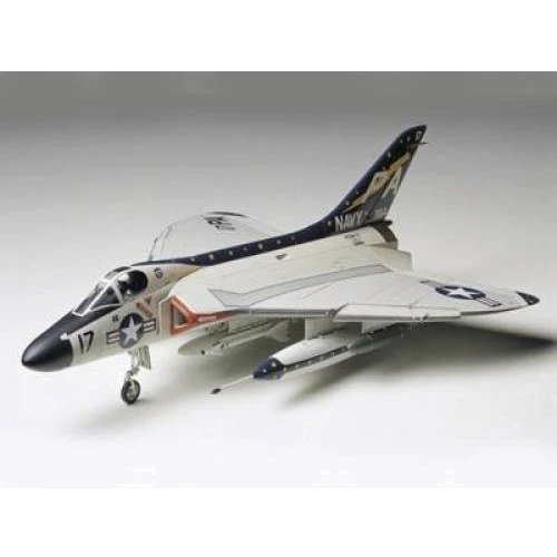 Модель Tamiya Американський палубний винищувач Douglas F4D-1 Skyray (TAM61055)