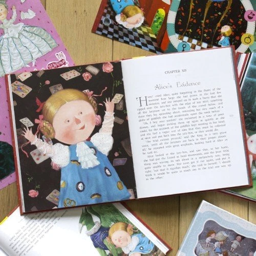 Alice's Adventures in Wonderland: Кількість сторінок 144