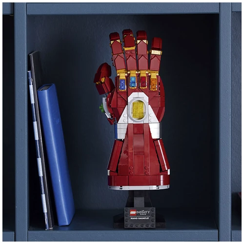 Конструктор LEGO Marvel Нанорукавичка (76223): Рекомендований вік 18+