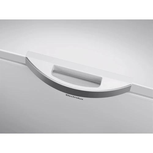 Морозильный ларь Electrolux LCB3LF38W0