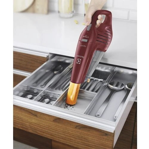 Пылесос Electrolux ZB6106WR: Емкость пылесборника 0.5 л