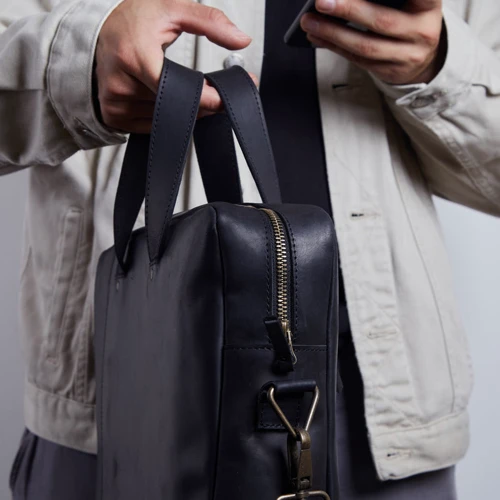 INCARNE Handmade Leather Laptop bag Bruno Black for MacBook 15-16": Тип аксессуара сумка