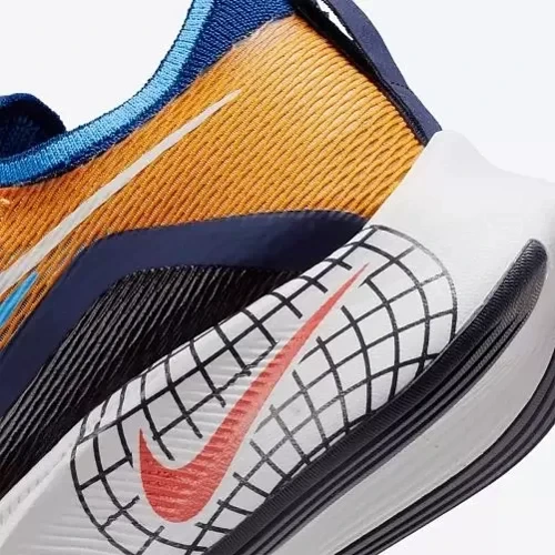 Кроссовки для бега Nike Running Zoom Fly 4 PRM (DO9583-700) 41.5 (9) желтые текстиль всесезон фото 6