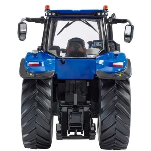 Модель Britains Трактор New Holland T8.435 Genesis 1:32 (43339): Масштаб 1:32