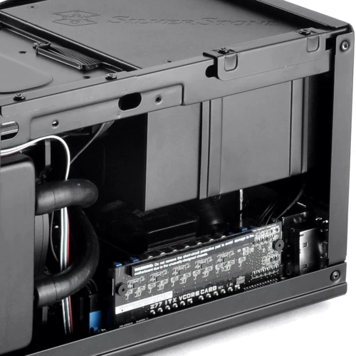 Корпус Silverstone Sugo SG13 Black with Faux Aluminum Finish (SST-SG13B-Q): Форм-фактор материнской платы Mini-ITX